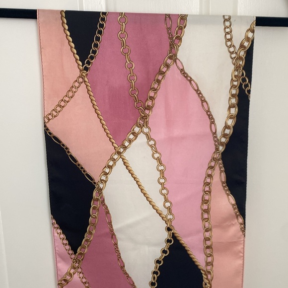 Oscar de la Renta Vintage Chain Link Rectangle Scarf - Picture 2 of 9